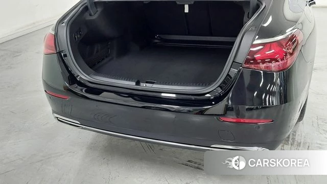 Mercedes-Benz E-Class W214 2025 Черный из Кореи, фото 2