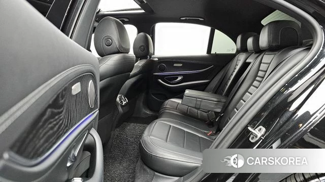 Mercedes-Benz E-Class W213 2021 Черный из Кореи, фото 2