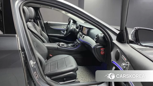 Mercedes-Benz E-Class W213 2018 Серый из Кореи, фото 2