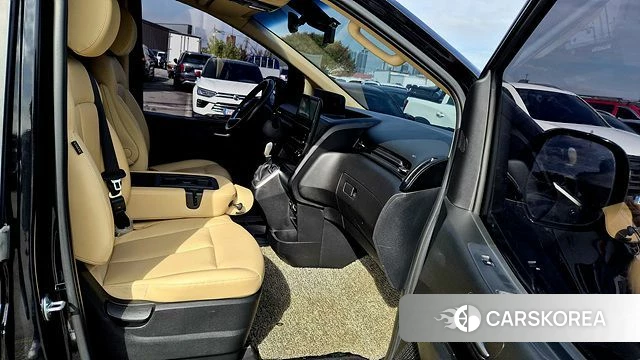 Hyundai Staria 2021 Черный из Кореи, фото 2
