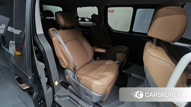 Hyundai Staria 2024 Черный из Кореи, фото 2