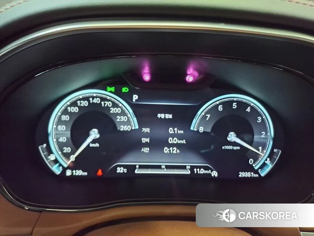 Genesis GV70 2023 Белый из Кореи, фото 2