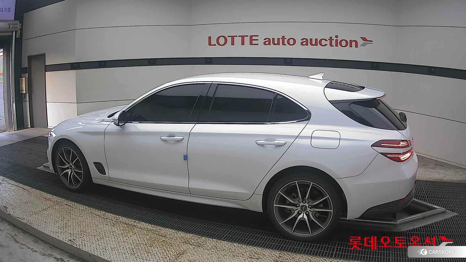 Hyundai G70 SHOOTING BRAKE 2023 Uyuni White из Кореи, фото 2