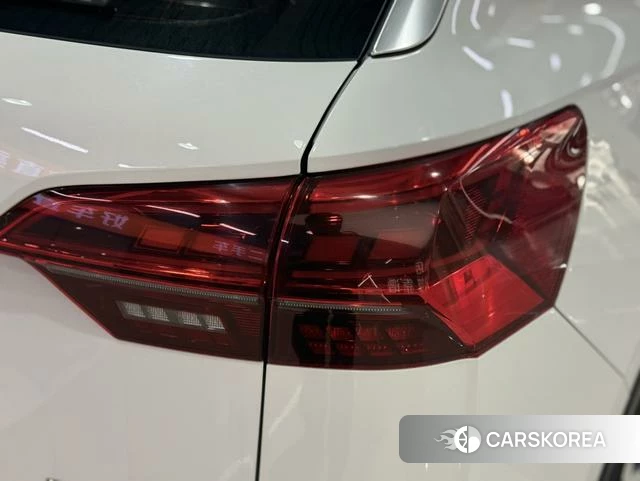 Volkswagen Tayron 2022 Белый из Китая, фото 2