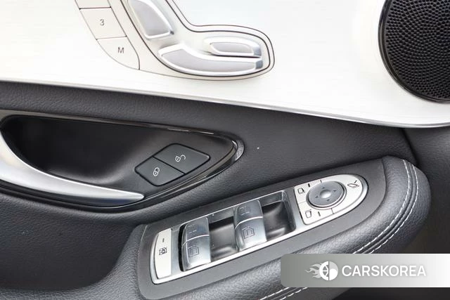 Mercedes-Benz GLC 2021 Белый из Китая, фото 2