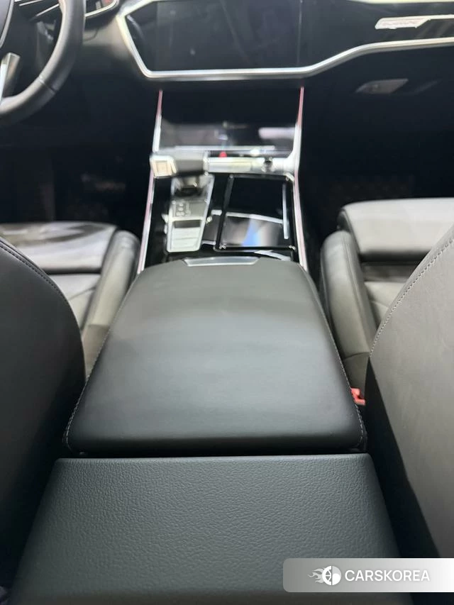 Audi A7 2022 Белый из Китая, фото 2