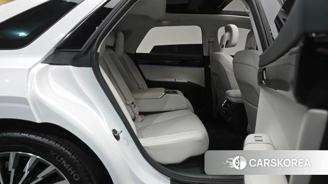 Hyundai Grandeur Hybrid (GN7) 2024 Белый из Кореи, фото 2