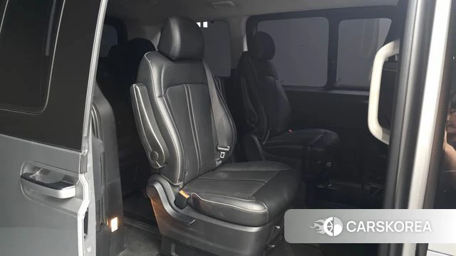 Hyundai Staria 2022 Серебряный из Кореи, фото 2