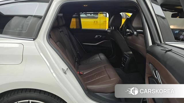 BMW 3 Series (G20) 2025 Белый из Кореи, фото 2