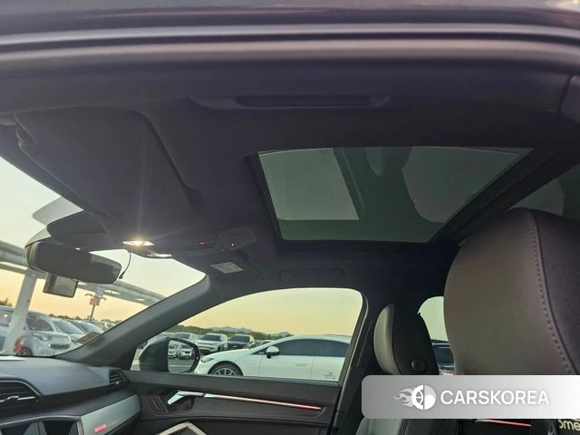 Audi Q3 (F3) 2022 Серый из Кореи, фото 2