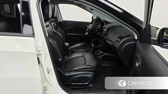 Jeep Compass 2nd Generation 2019 Белый из Кореи, фото 2
