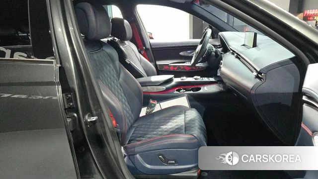 Genesis GV70 2023 Серый из Кореи, фото 2