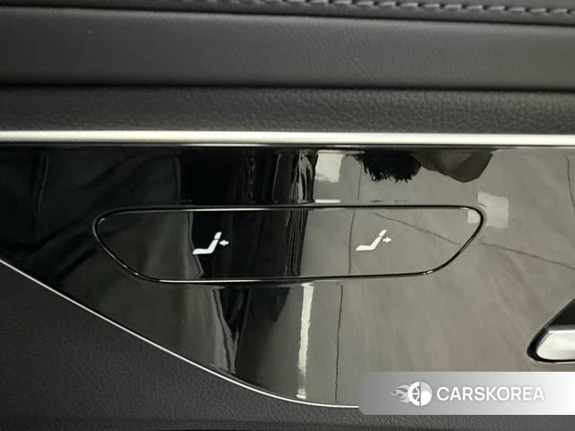 Mercedes-Benz C-class 2024 Черный из Китая, фото 2