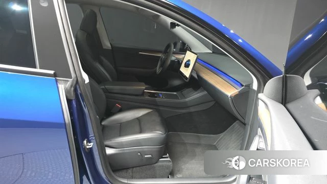 Tesla Model Y 2024 Синий из Кореи, фото 2