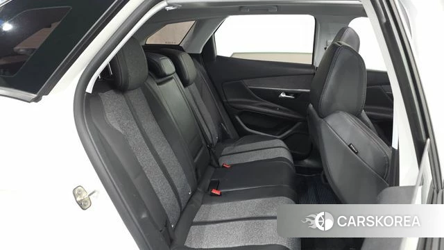 Peugeot 3008 second generation 2018 Белый из Кореи, фото 2
