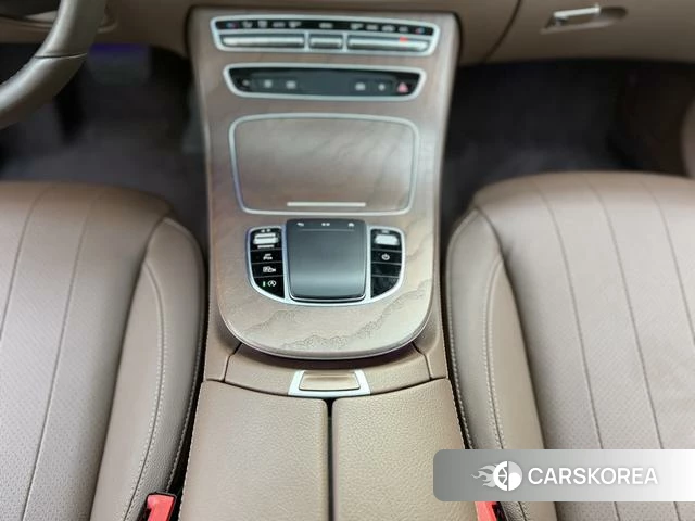 Mercedes-Benz E-Class 2021 Черный из Китая, фото 2