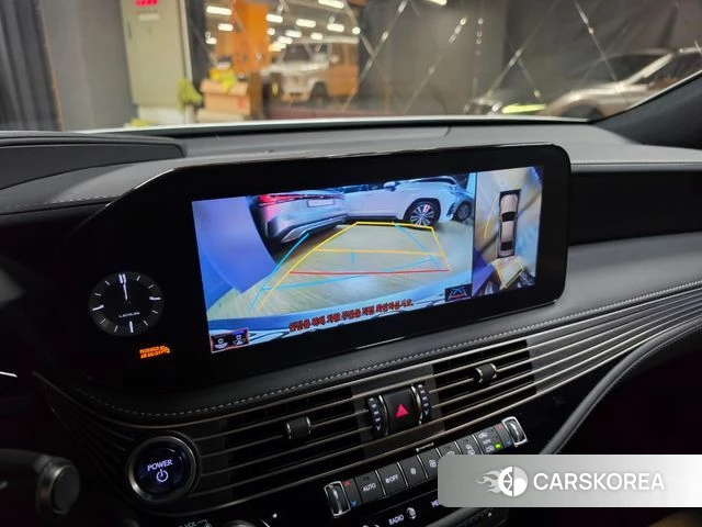 Lexus LS500h 5th generation 2022 Серебряный из Кореи, фото 2