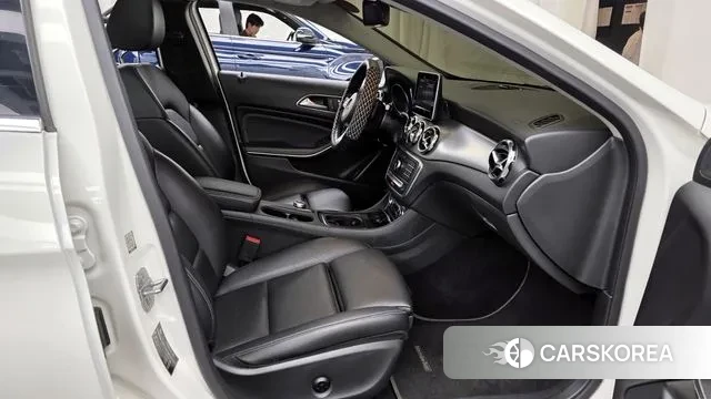 Mercedes-Benz GLA-Class X156 2018 Белый из Кореи, фото 2