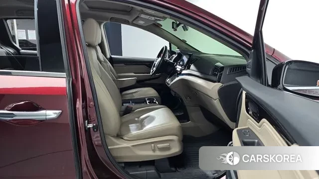 Honda Odyssey 2018 Красный из Кореи, фото 2