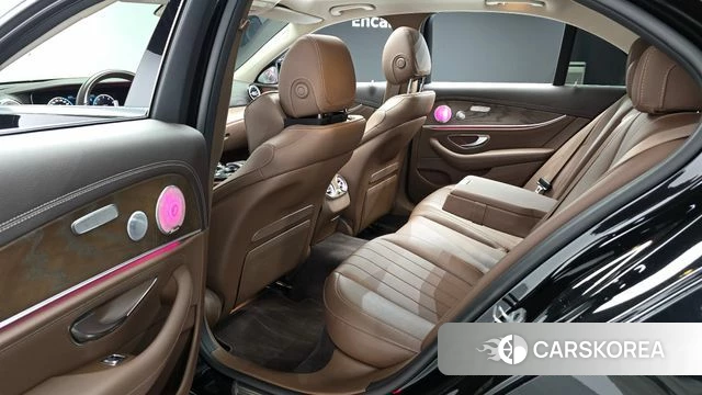 Mercedes-Benz E-Class W213 2018 Черный из Кореи, фото 2