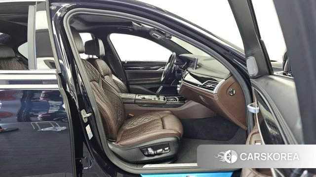 BMW 7 Series (G11) 2021 Черный из Кореи, фото 3