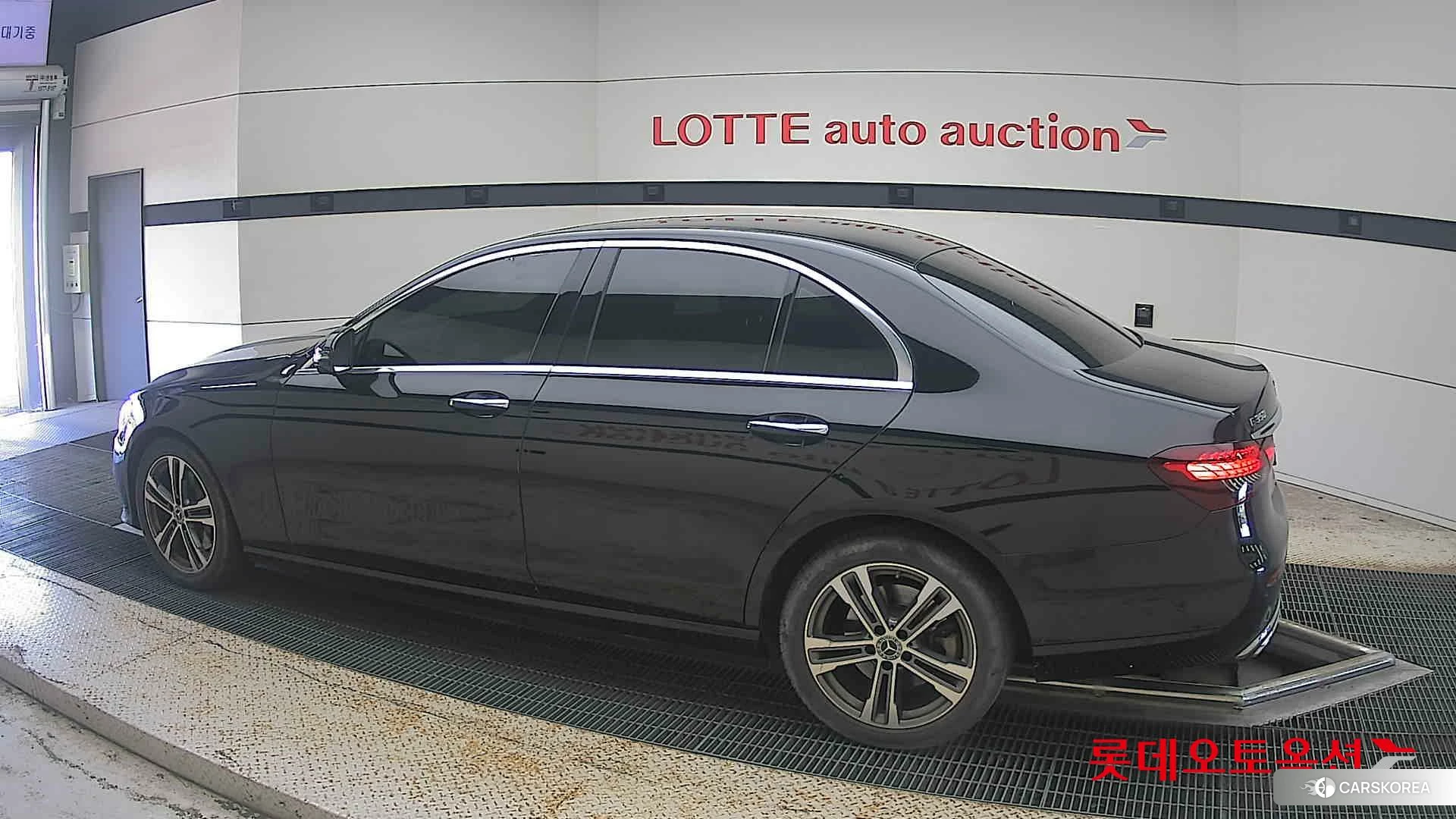 Mercedes-Benz Mercedes-Benz E350 4MATIC id 4989967 из Кореи 2