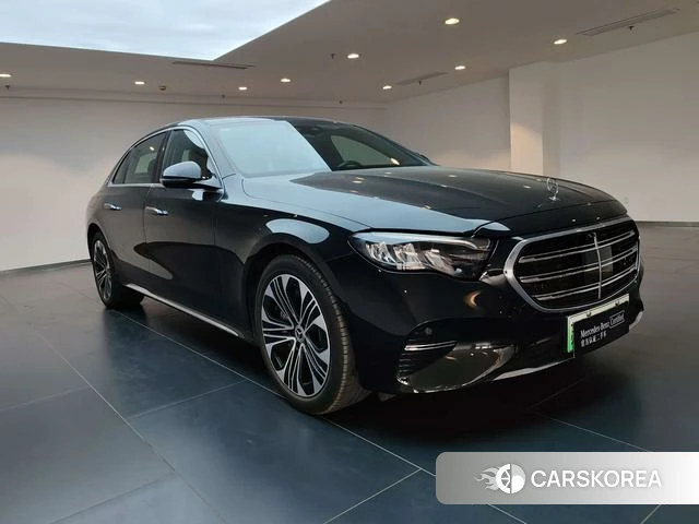 Mercedes-Benz E-Class 2024 Черный из Китая, фото 2