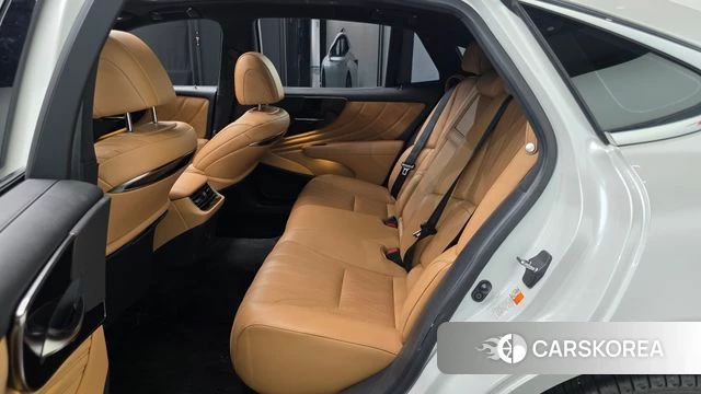 Lexus LS500 5th generation 2022 Белый из Кореи, фото 2