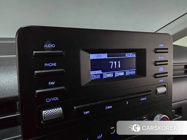 Hyundai Staria 2023 Серебряный из Кореи, фото 2