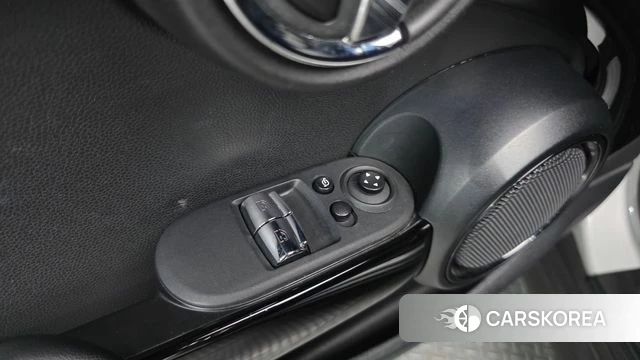Mini Cooper 2021 Серебряный из Кореи, фото 2