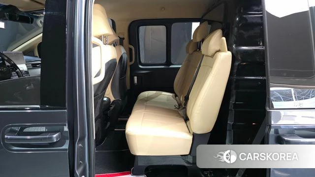 Hyundai Staria 2023 Серый из Кореи, фото 2