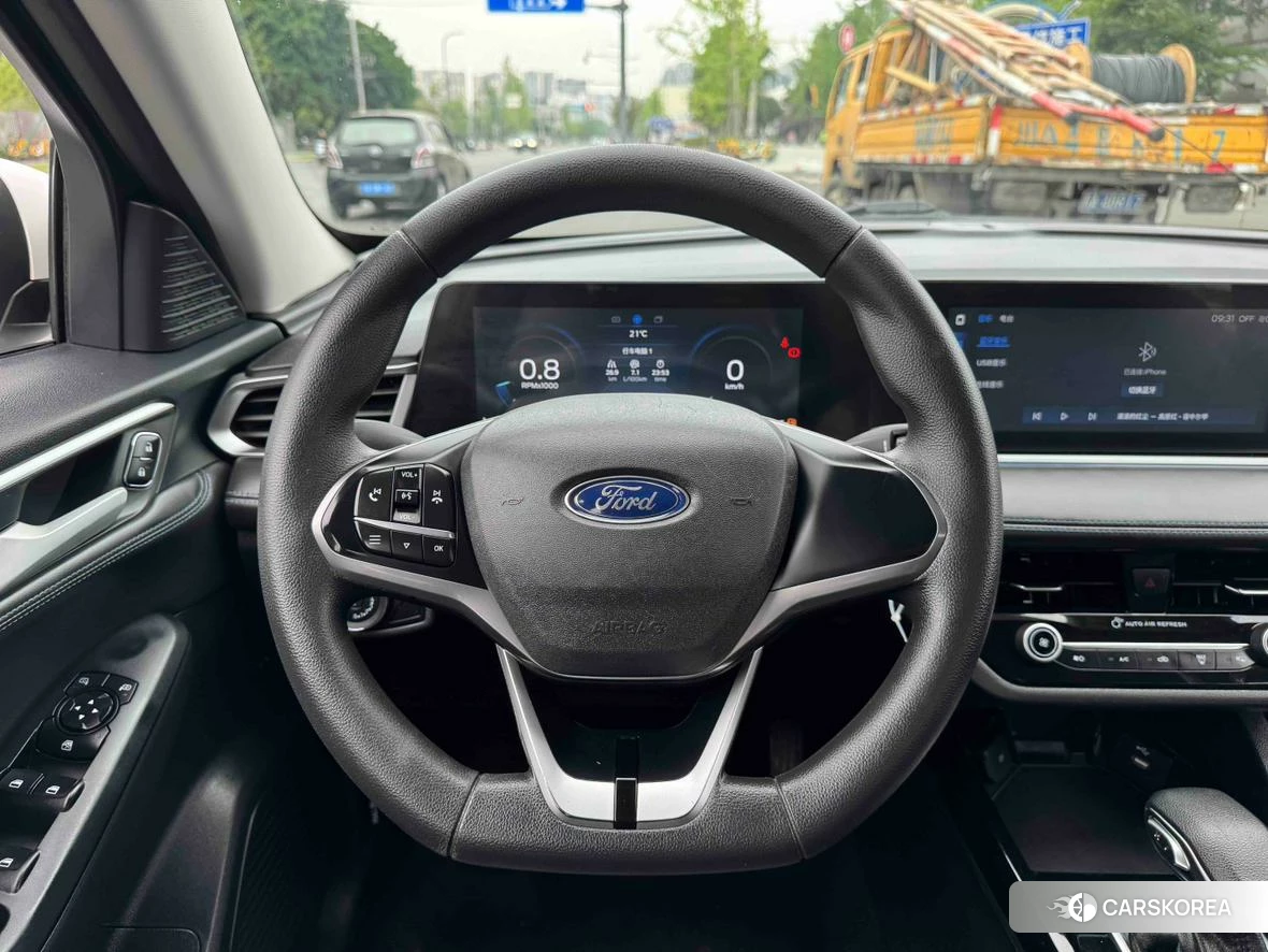 Ford Escort 2021 Белый из Китая, фото 2