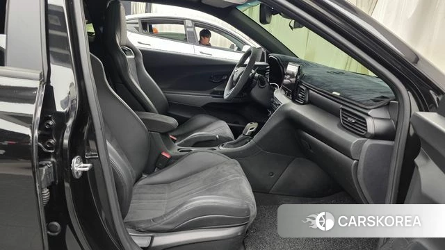 Hyundai Veloster (JS) 2022 Черный из Кореи, фото 2