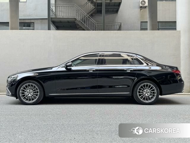 Mercedes-Benz E-Class 2021 Черный из Китая, фото 2