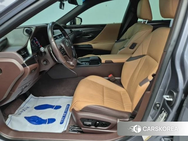 Lexus ES300h 7th generation 2021 Серебристо-серый из Кореи, фото 2