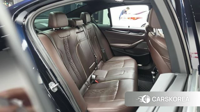 BMW 5 Series (G30) 2022 Черный из Кореи, фото 2