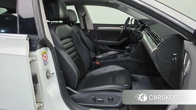 Volkswagen Arteon 2019 Белый из Кореи, фото 2