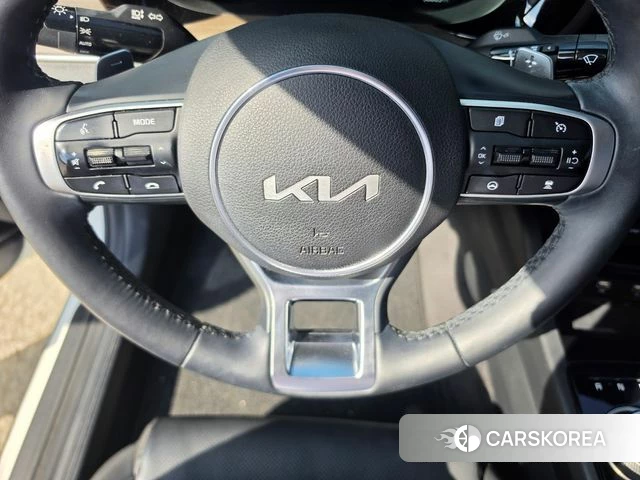Kia K5 3rd generation 2023 Белый из Кореи, фото 2