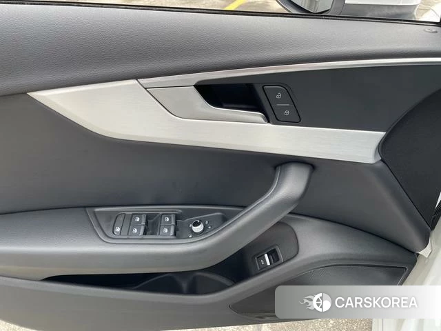Audi A4L 2021 Белый из Китая, фото 2