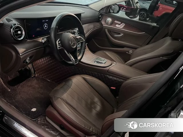 Mercedes-Benz E-Class 2023 Черный из Китая, фото 2