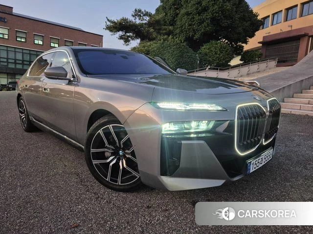 BMW 7 Series (G70) 2024 Серебристо-серый из Кореи, фото 2