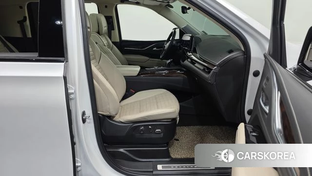 Cadillac Escalade 5th Generation 2023 Белый из Кореи, фото 2