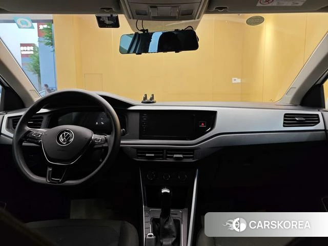 Volkswagen Polo 2023 Белый из Китая, фото 2