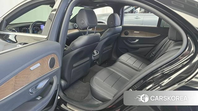 Mercedes-Benz E-Class W213 2021 Черный из Кореи, фото 2