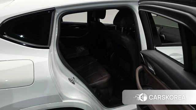 BMW X4 (G02) 2023 Белый из Кореи, фото 2