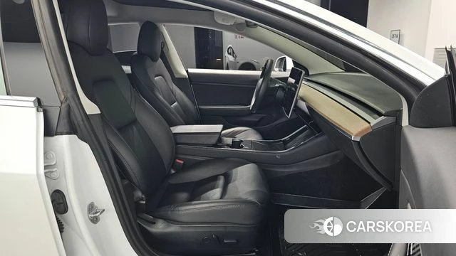 Tesla Model 3 2020 Белый из Кореи, фото 2