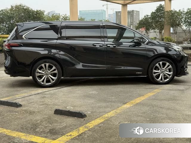 Toyota Sienna 2023 Черный из Китая, фото 2