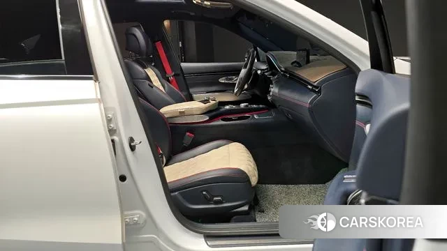 Genesis GV70 2021 Белый из Кореи, фото 2