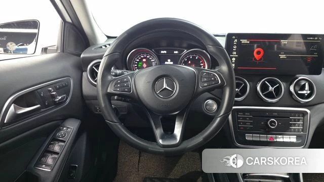 Mercedes-Benz GLA-Class X156 2018 Белый из Кореи, фото 2