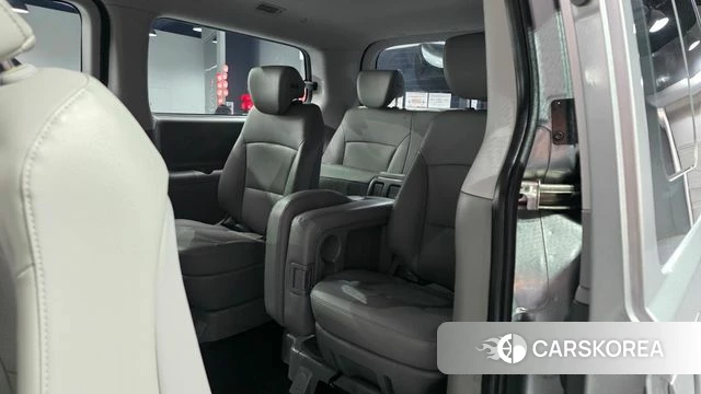 Hyundai The New Grand Starex 2019 Серебристо-серый из Кореи, фото 2